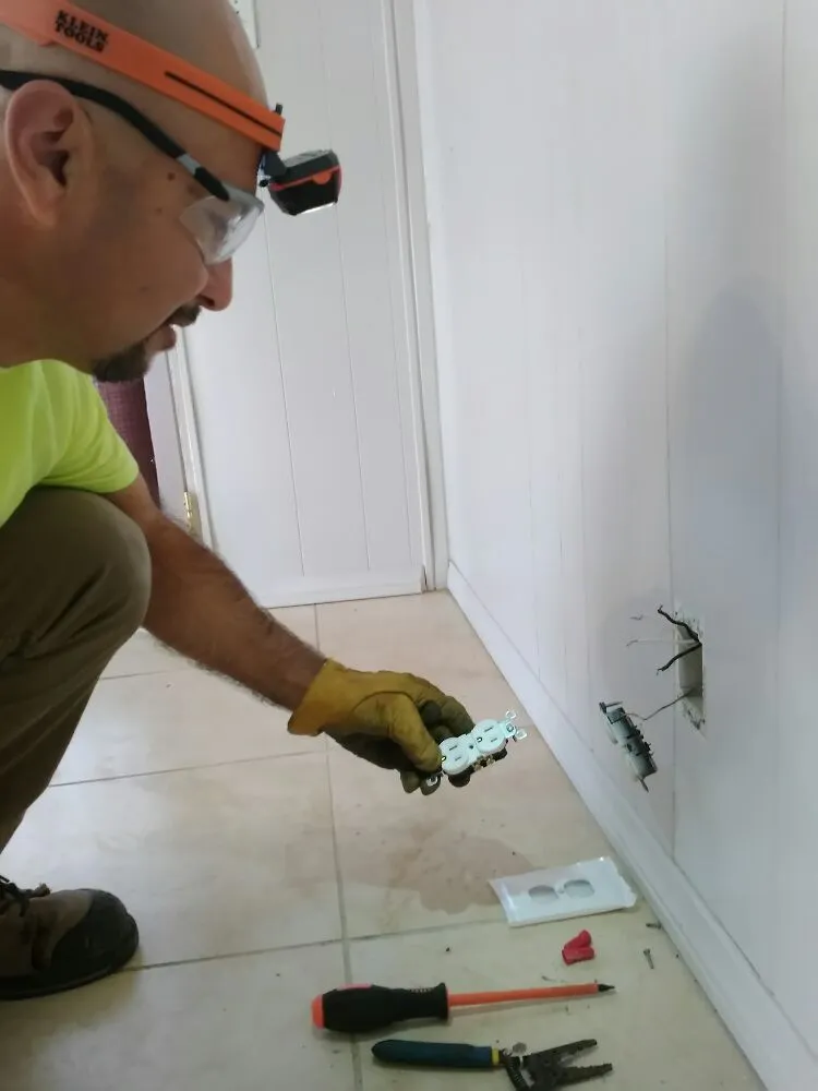 Affordable electrician providing outlet and switch repair in , 