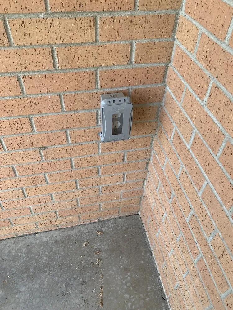 Affordable electrician providing panel upgrade in Miami, OK - 1 Electric & Contracting