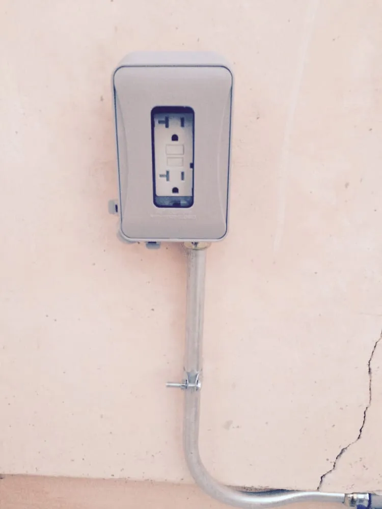 Certified electrician providing lighting installation in , 