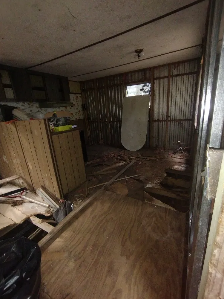 Licensed electrical service for homes in lighting installation,  by 