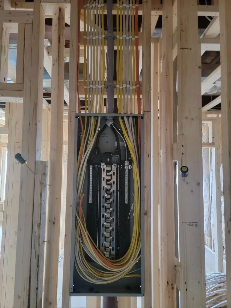 Affordable outlet and switch repair in Dellroy, OH by 171 Electric