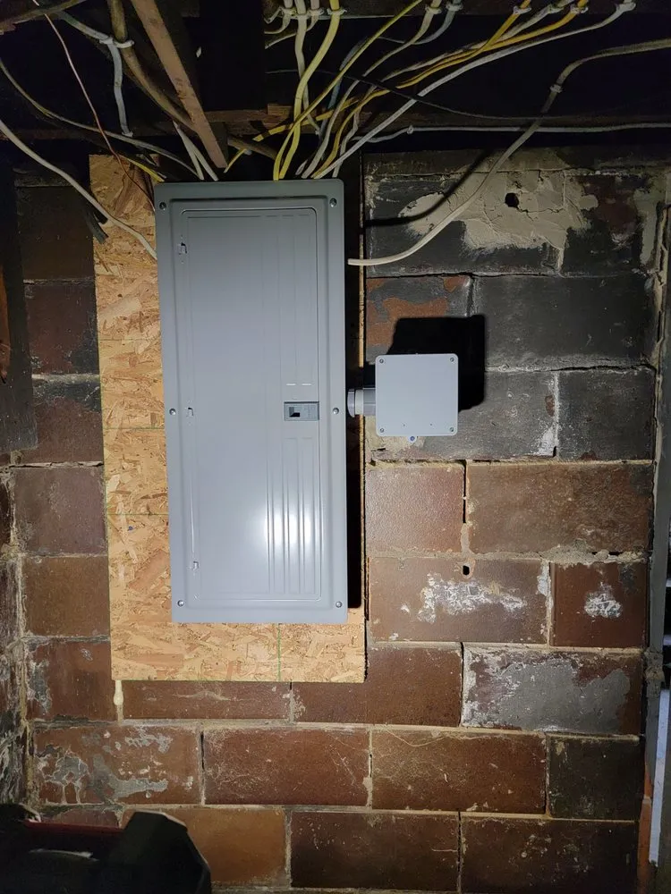 Professional outlet and switch repair service in Dellroy, OH - 171 Electric