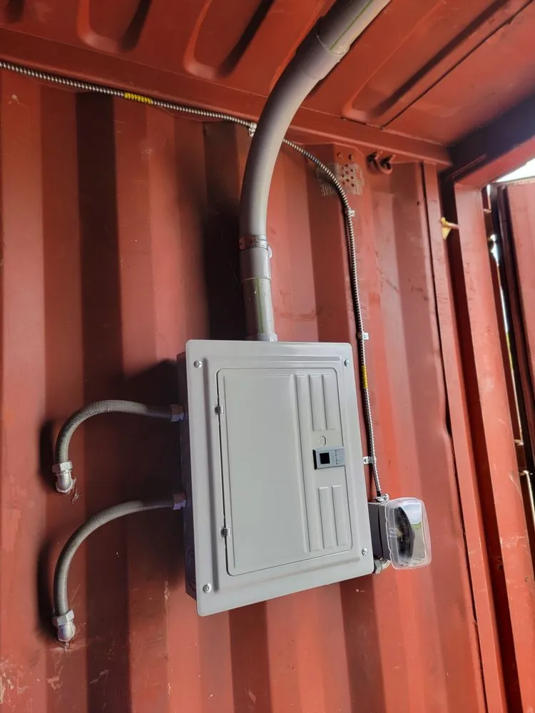 Licensed electrician providing lighting installation in Dellroy, OH - 171 Electric