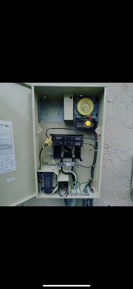 Professional electrician providing electrical repair in ,