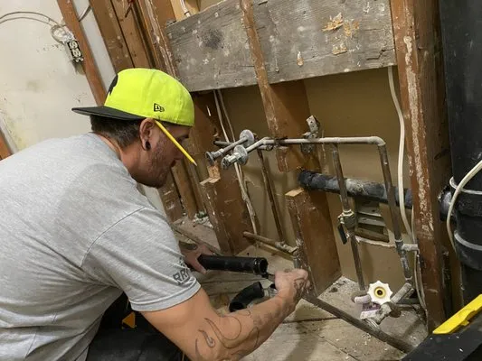 2 Cousins Construction