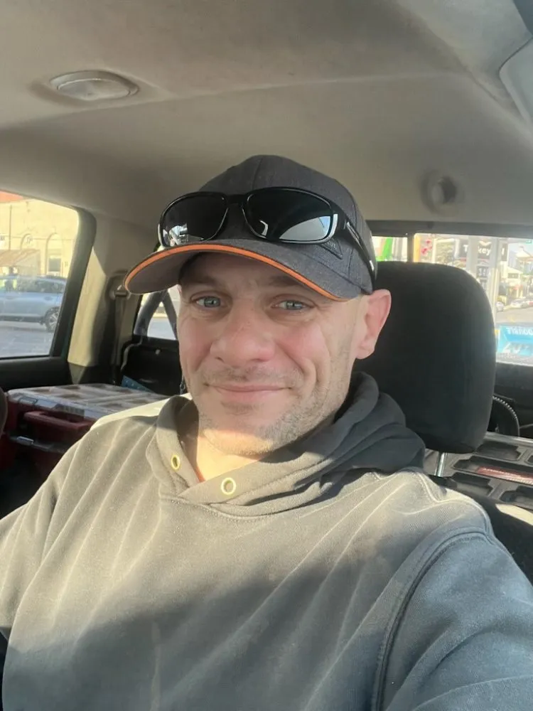 Slide of 2 Guys Electric Company