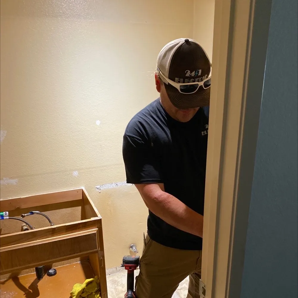 Licensed outlet and switch repair experts serving ,  - 24/7 Electric