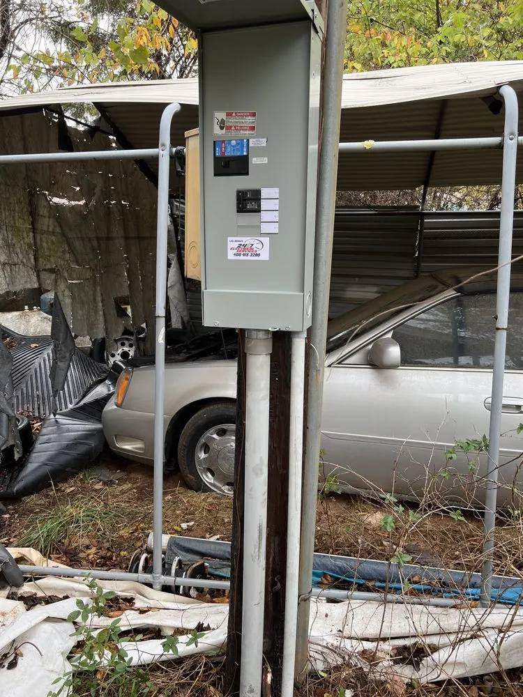 Trusted electrician providing circuit breaker repair in Mcloud, OK - 24/7 Electrical Services and Repairs