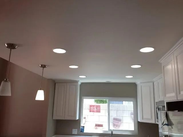 Slide of 2kings Electric