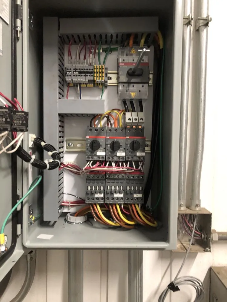 Slide of 2L Electrical Services