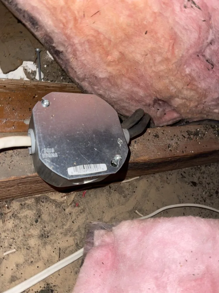 Slide of 3 Edge Electric