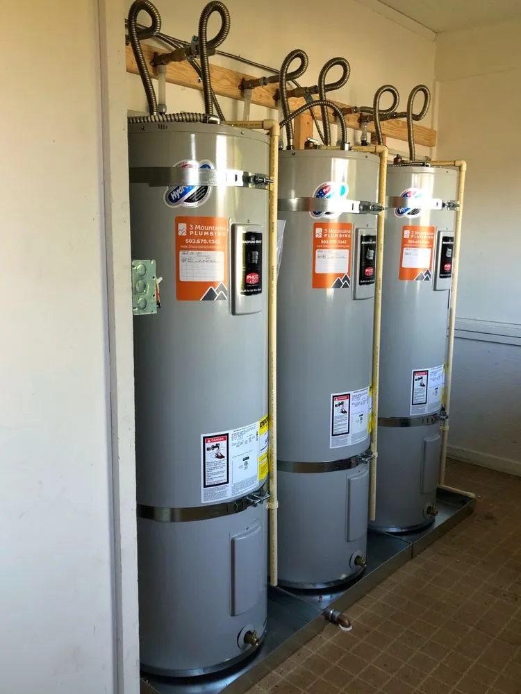 Professional electrician providing circuit breaker repair in Milwaukie, OR - 3 Mountains Home Services