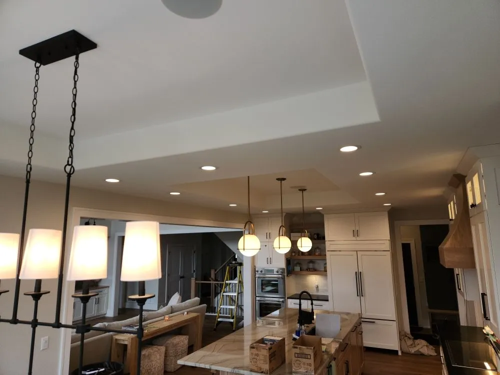 Emergency electrician providing emergency electrical service in , 