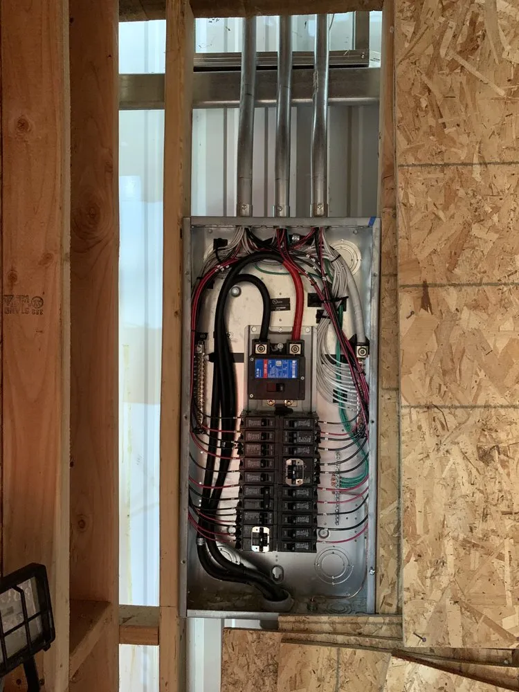 Affordable electrician providing emergency electrical service in ,