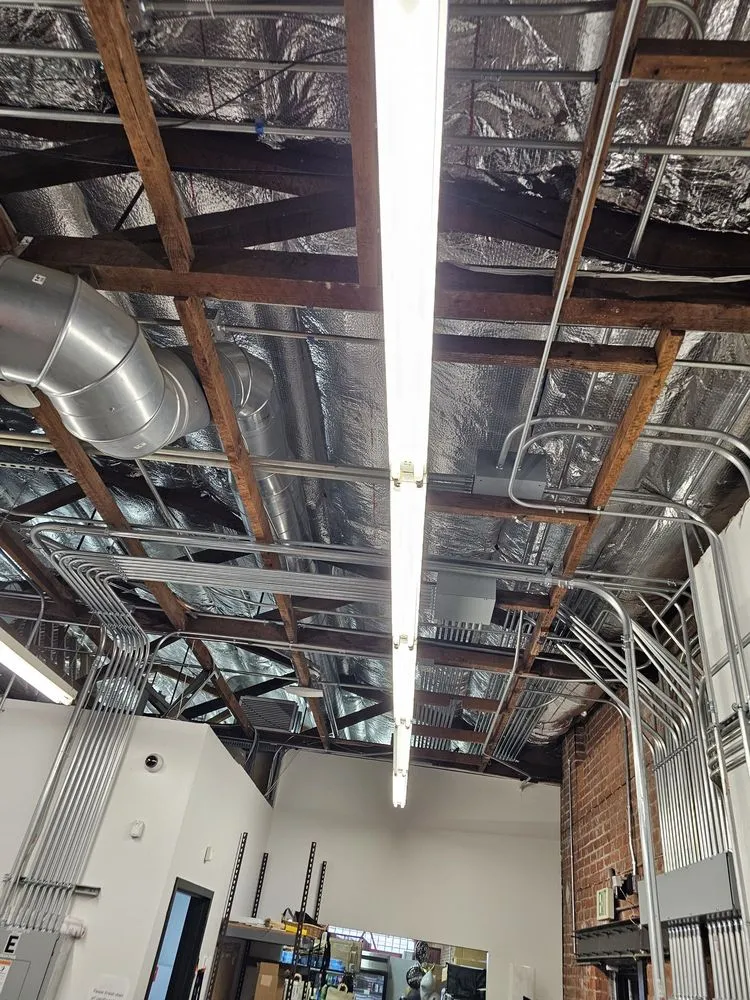 Slide of 3Js Electric