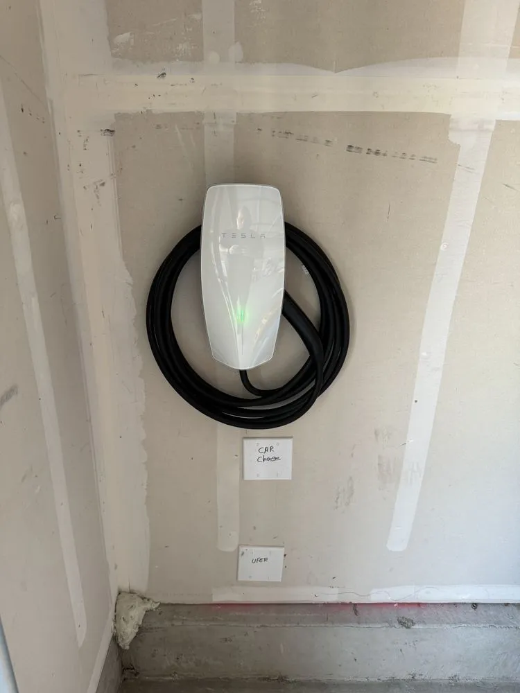 Slide of 3Z Electric