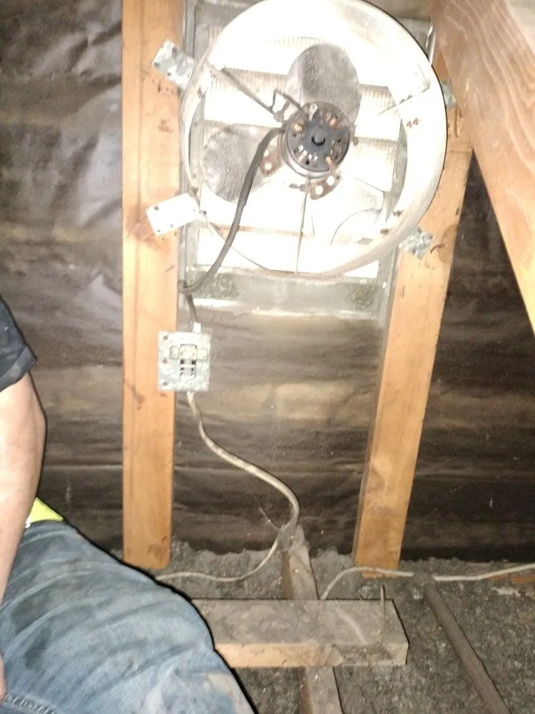 Slide of 4 Brothers Electric