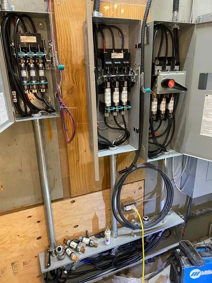 Slide of 423 Electrical Services