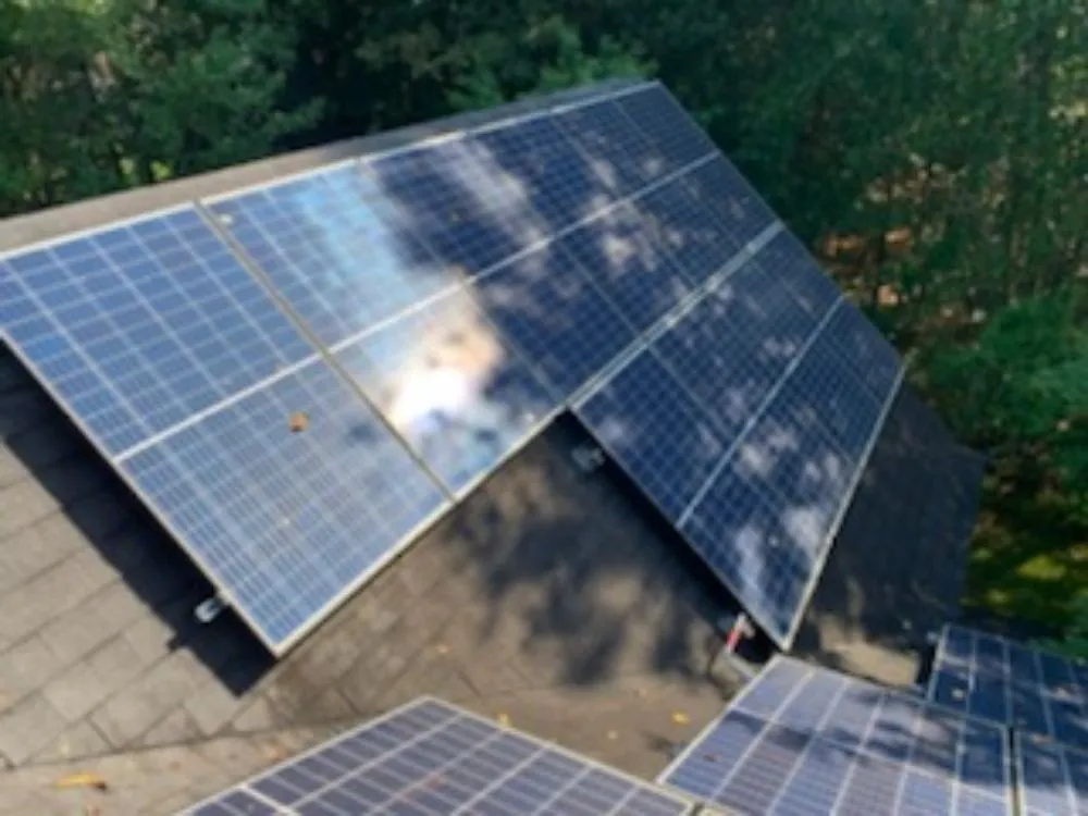 Slide of 4Eighty Electric