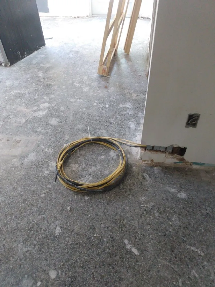 Slide of 4m & Y Services & Repair