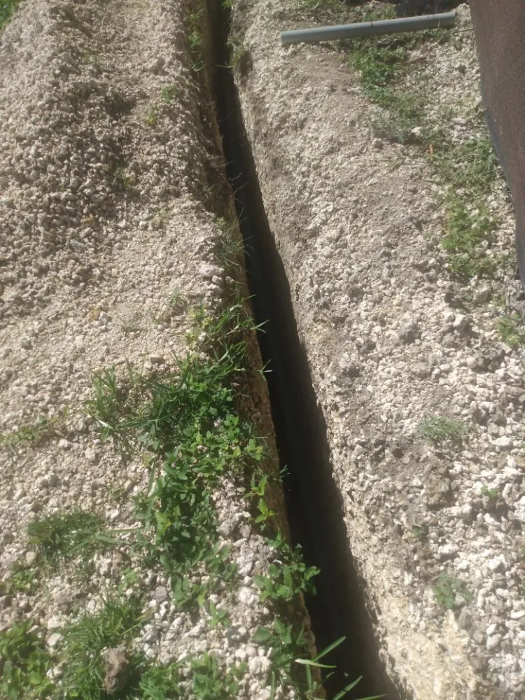 Slide of 4m & Y Services & Repair