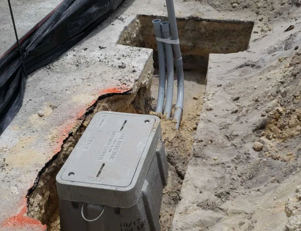Reliable outlet and switch repair in St. Cloud, FL by 4M&J Electric