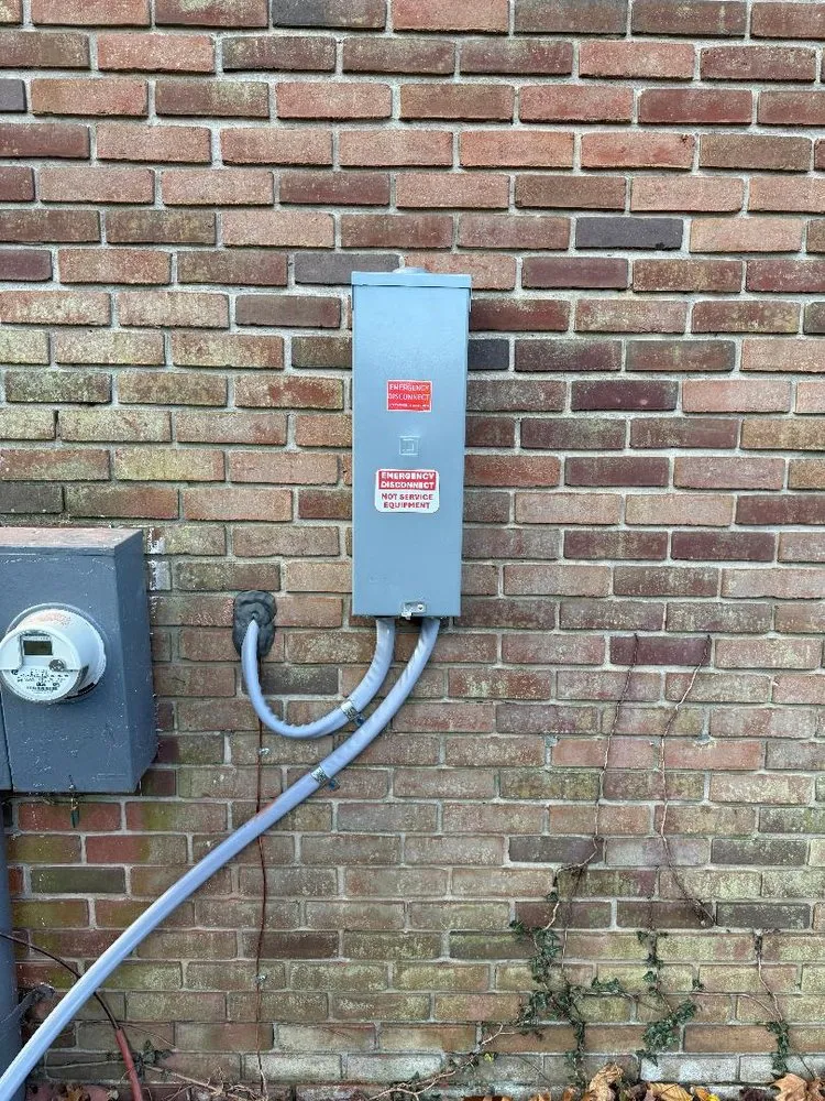 Certified electrician providing panel upgrade in Glenville, PA - 5 Star Electric