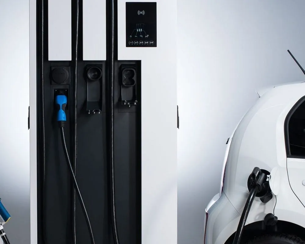 Slide of 5 Star Electricians Silver Lake