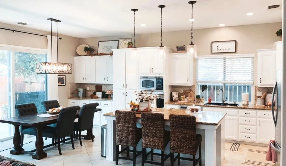 Slide of 559 Electric