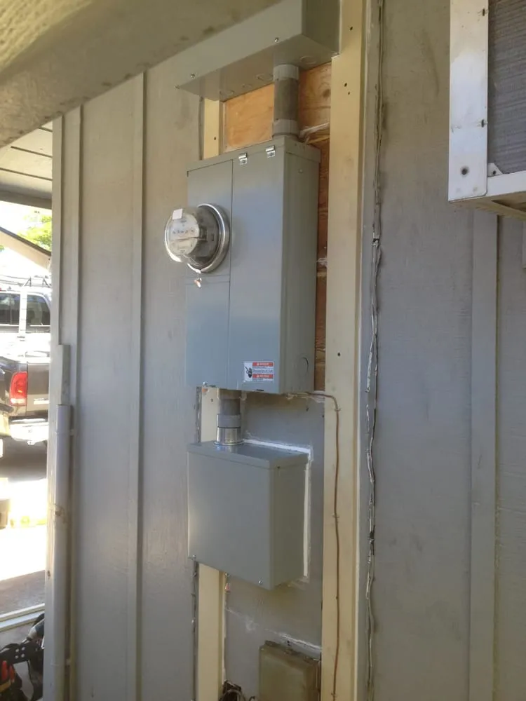 Slide of 7 Star Electric