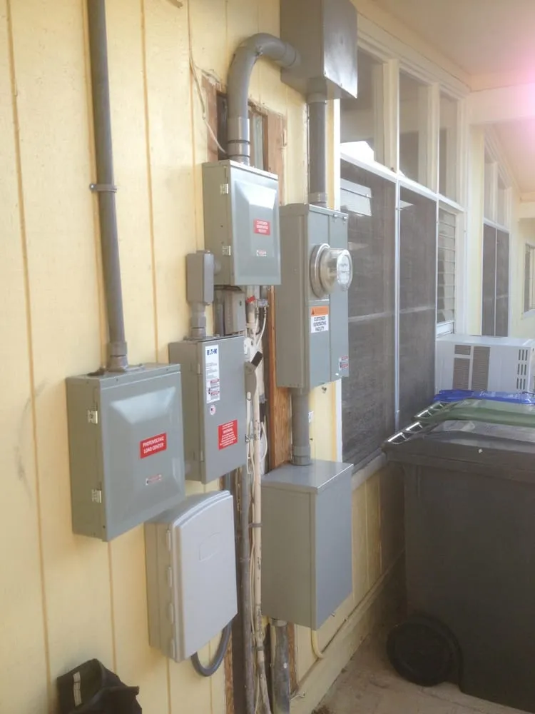 Slide of 7 Star Electric