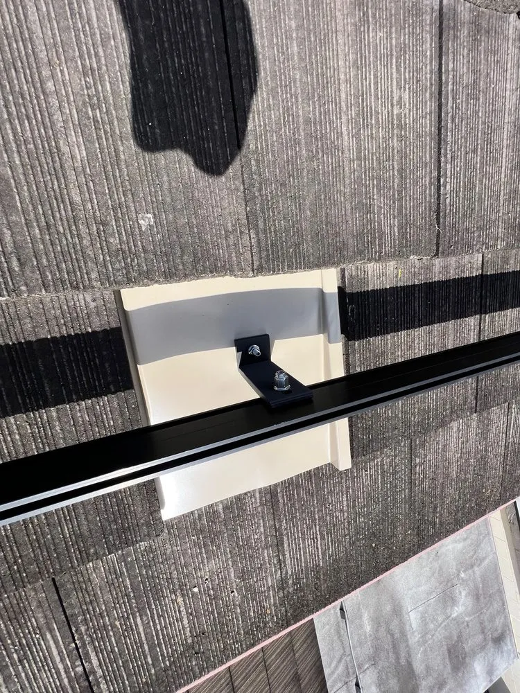 Slide of 7 Star Electric