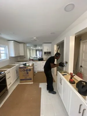 718 Demo & Construction Logo