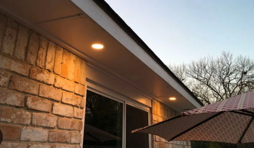 Affordable electrician providing emergency electrical service in , 