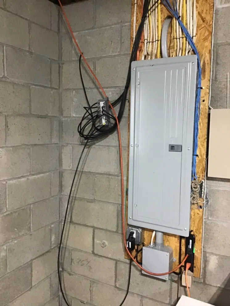 Licensed electrician providing outlet and switch repair in Finleyville, PA - 855 Electrician