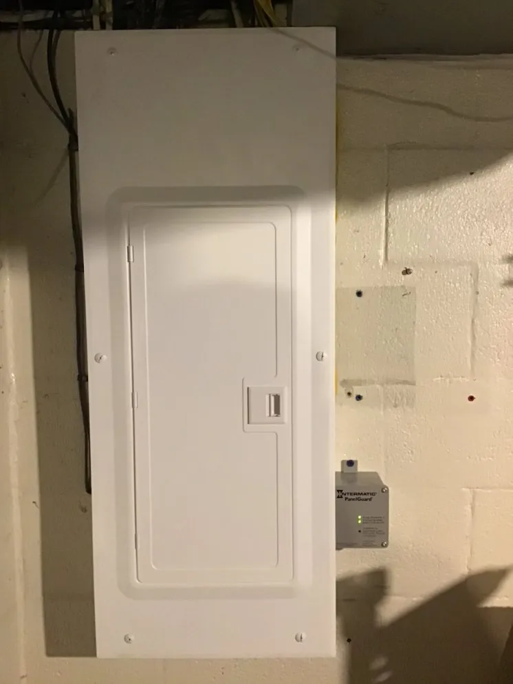 Licensed electrician providing circuit breaker repair in Finleyville, PA - 855 Electrician