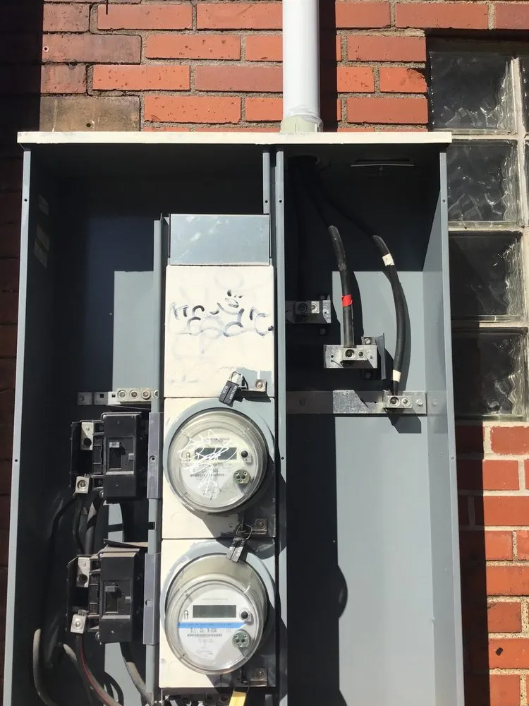 Certified electrician providing lighting installation in Finleyville, PA - 855 Electrician