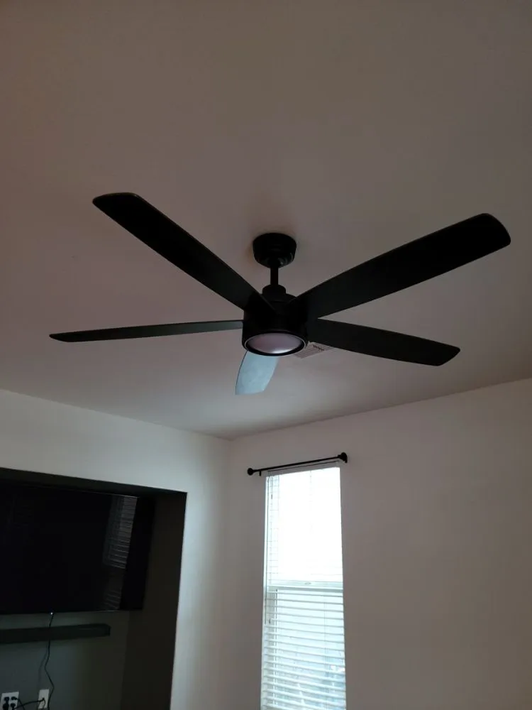 Emergency electrician providing emergency electrical service in , 