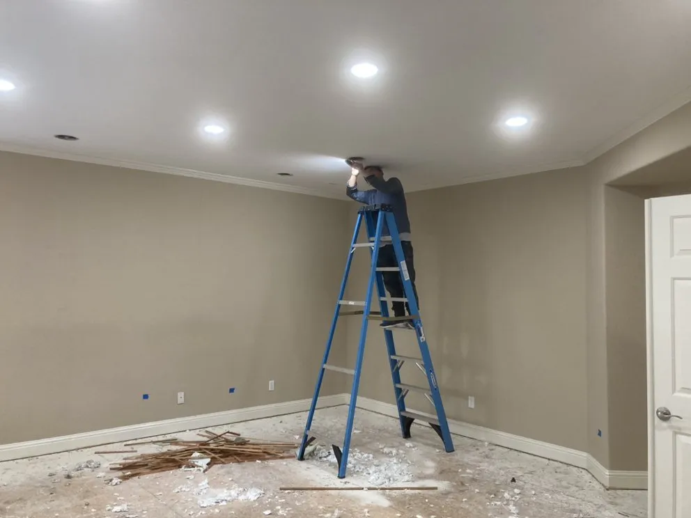 Slide of 91 Electric