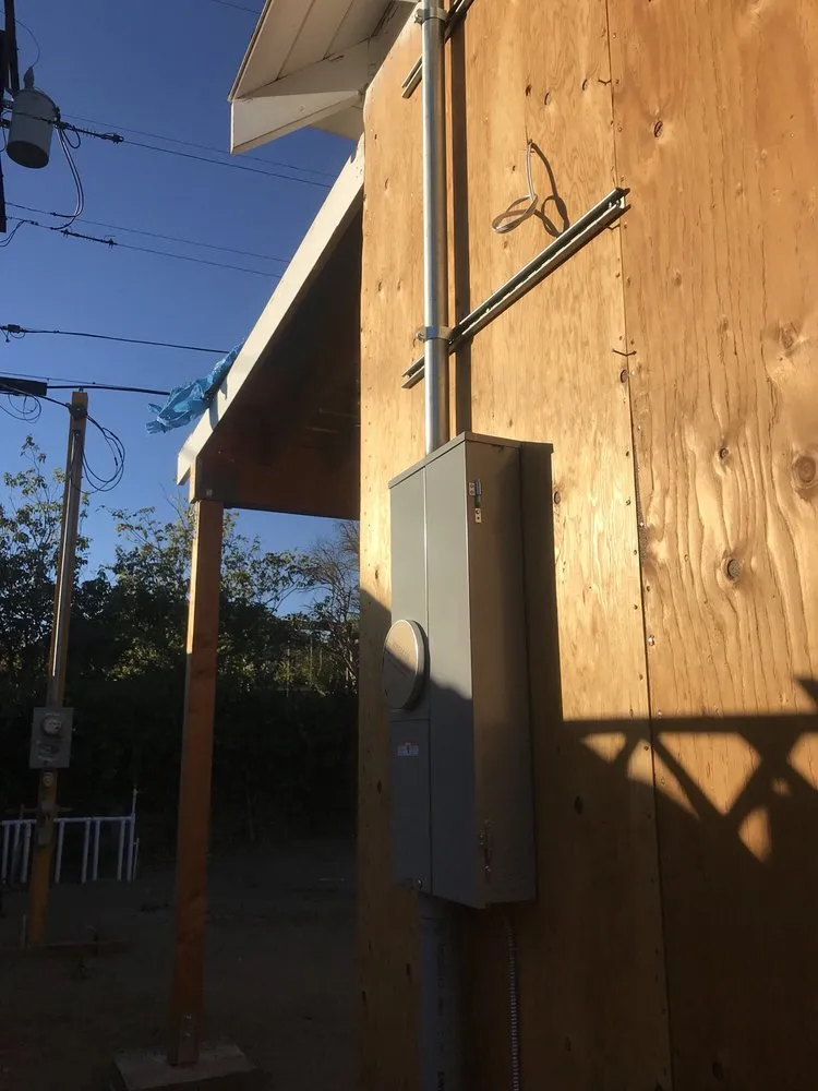 Slide of 911 Electric Inc.