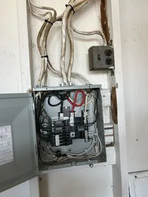 911 Electricity Logo