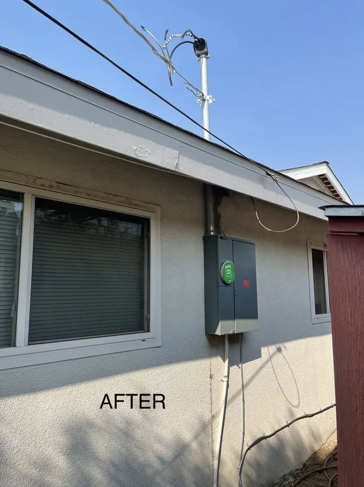 Slide of 911 Plumbing & Electric