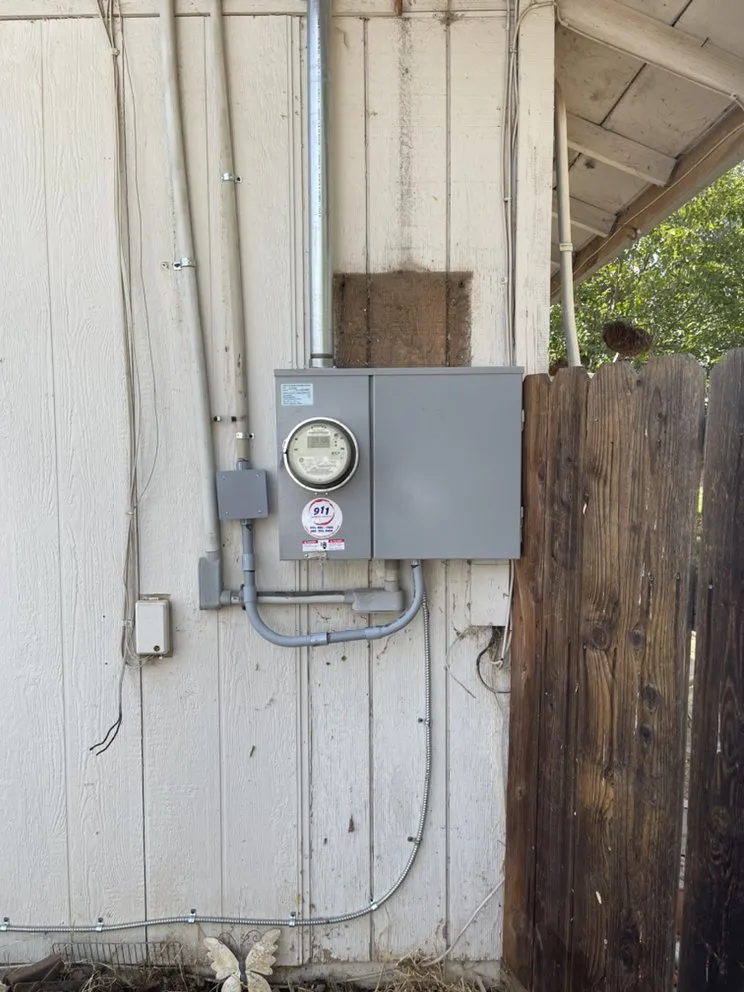 Slide of 911 Plumbing & Electric