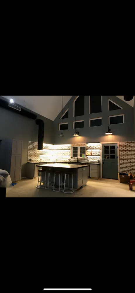 Slide of 919 Electric