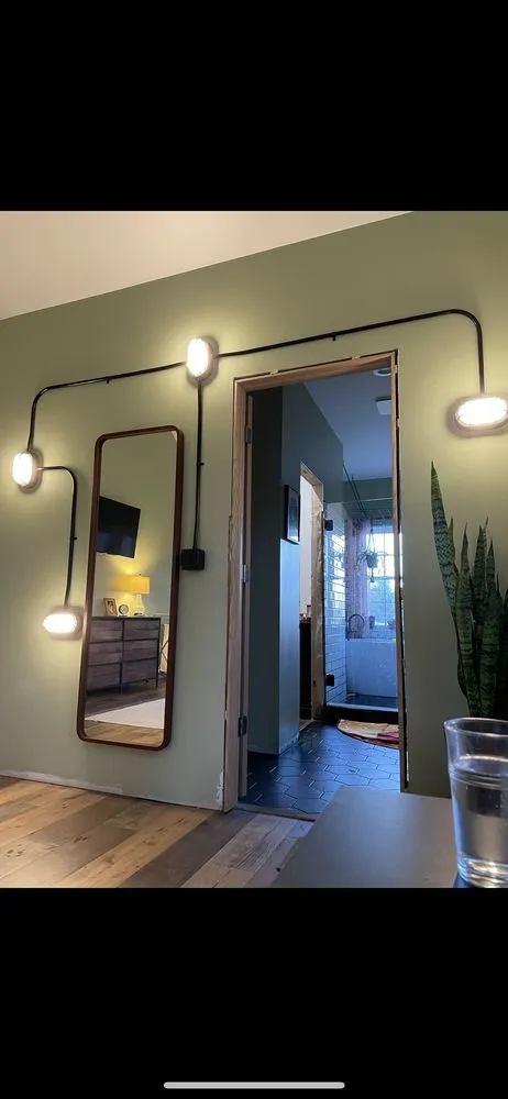 Slide of 919 Electric