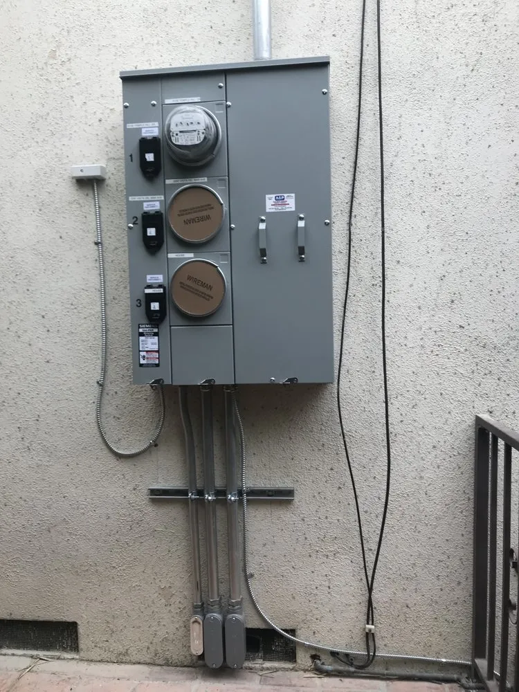 Emergency electrician providing lighting installation in Montrose, CA - A & P Electric