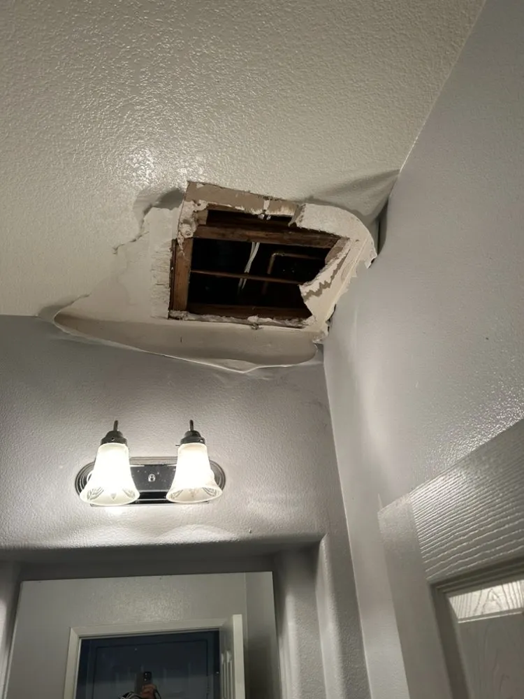 Slide of A & R  Electric and Master Tech