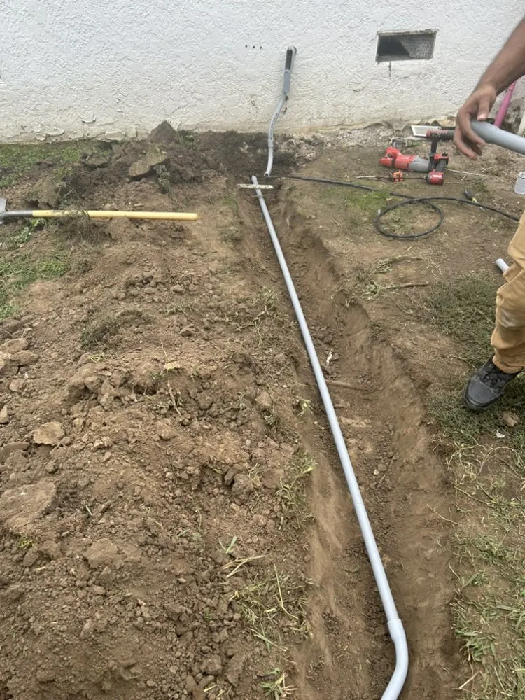 Slide of A & R  Electric and Master Tech