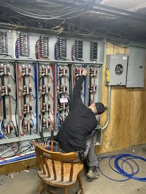 A #1 Universal Electrical Logo