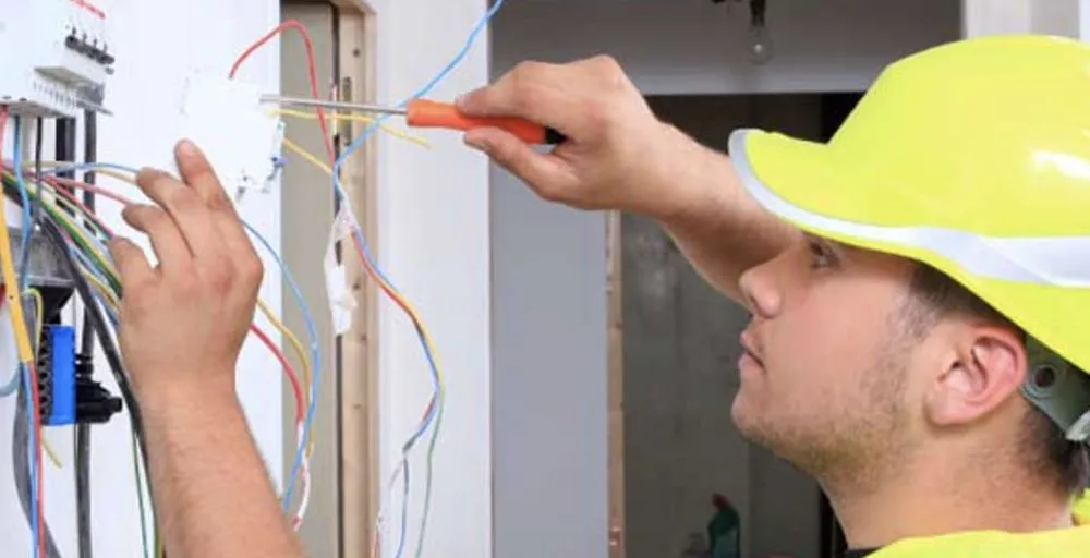 Emergency electrical service for homes in circuit breaker repair,  by 